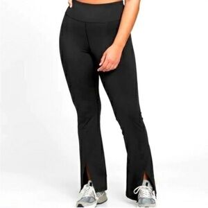 GAPFit Eclipse Flare Yoga Pants